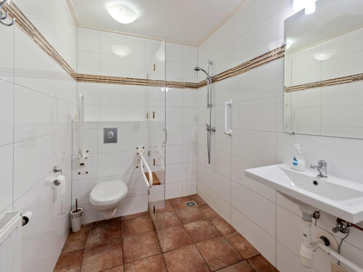 Enticing Holiday Home In Eastermar Near Burgumer Mar Lake Hoogzand Εξωτερικό φωτογραφία